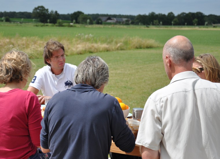 Team Holt& Berg: lunch tijdens werksessie bij Jeroen van Westen